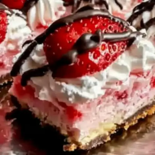 Chocolate Covered Strawberry Cheesecake Bites